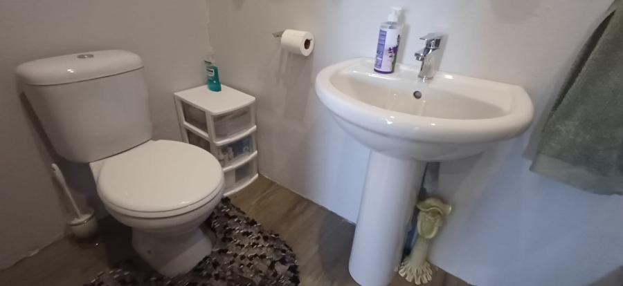 5 Bedroom Property for Sale in Morelig Free State